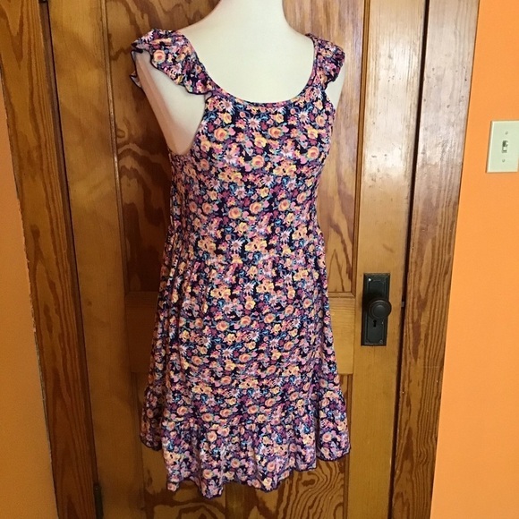 Bright Floral Feminine Ruffled Sun Dress - Picture 11 of 12